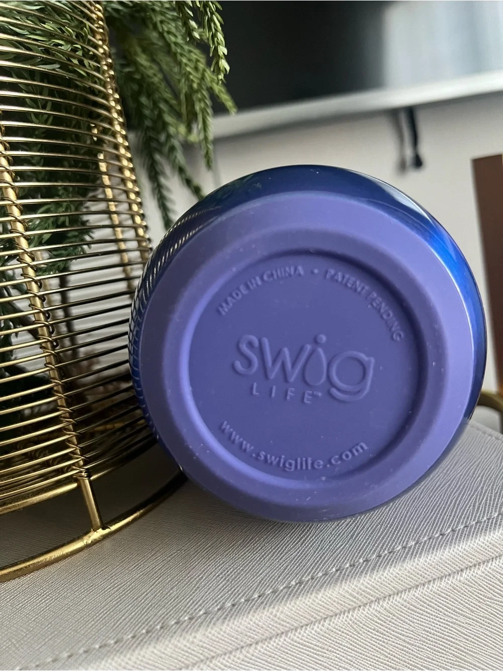 Swig Iridescent Blue Stainless Steel Tumbler - Insulated Wine Cup